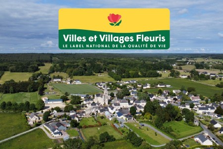 Passage à Neuillé du jury Villes et villages fleuris
