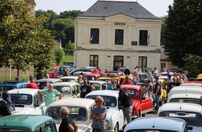 Rassemblement de v&eacute;hicules anciens
